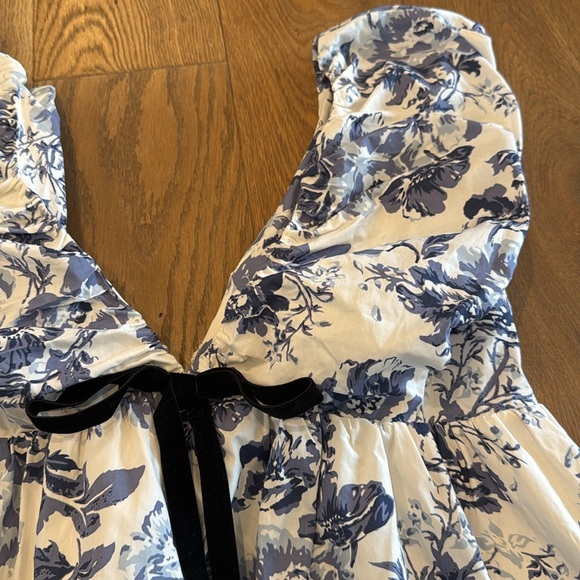 O.P.T. Blue and White Floral Dress - M - Picture 3 of 6